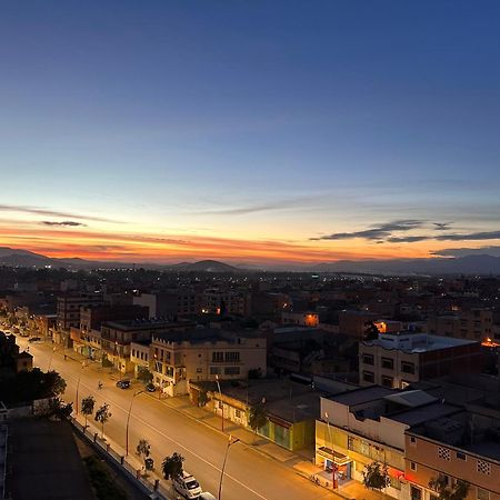 Luxe Appartement Berkane Bagian luar foto